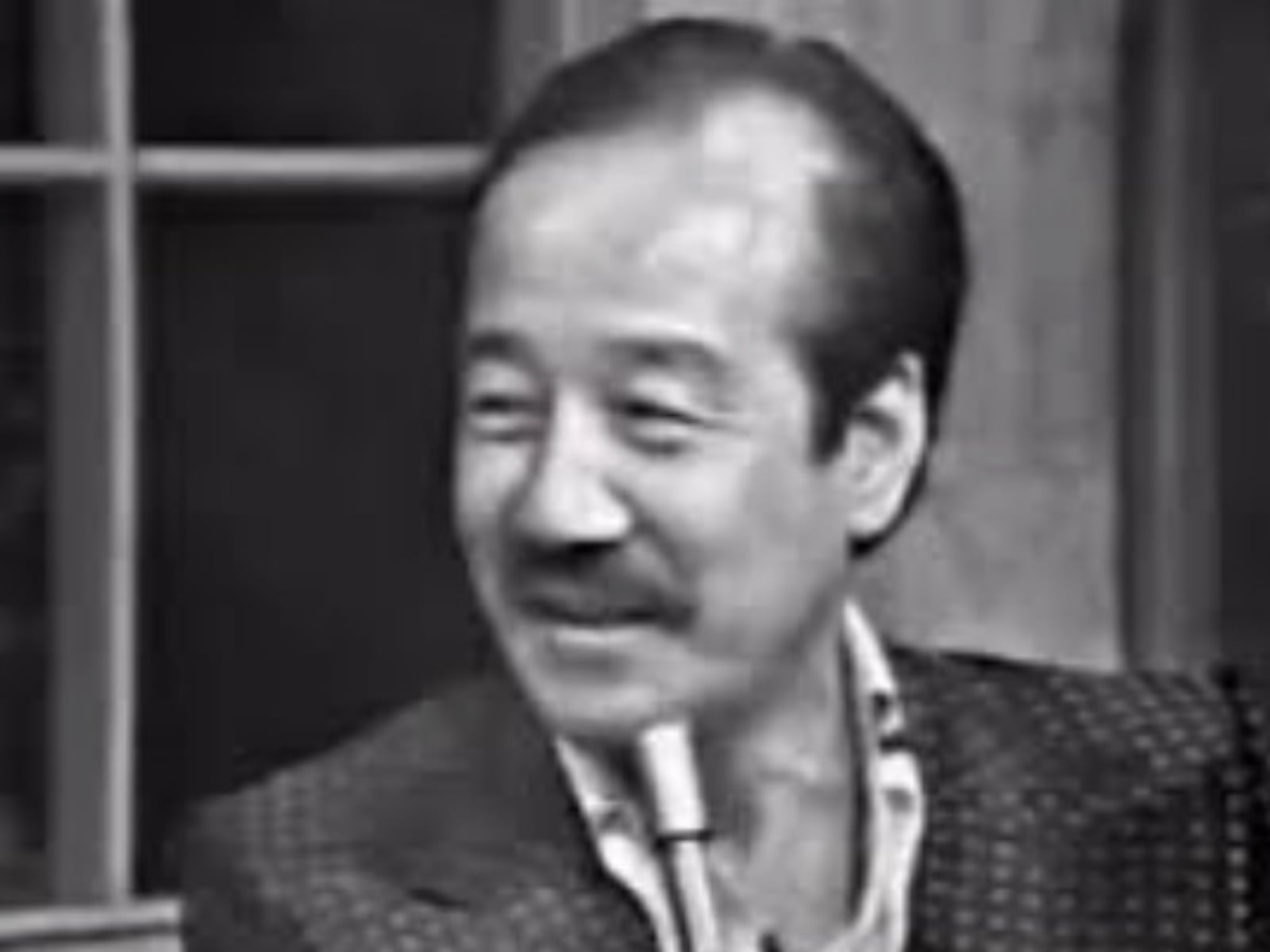 玄仁逝世 24 週年回顧！韓國初代國民歌手 55 歲赴美原因曝光！