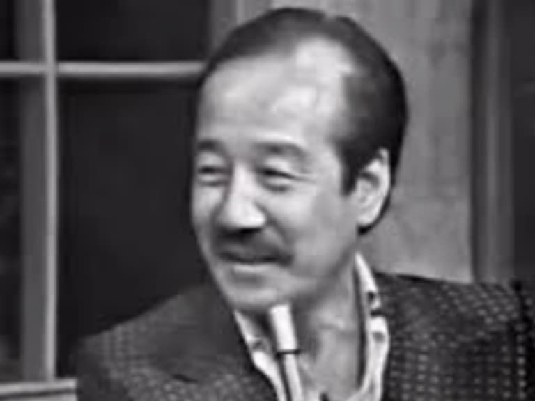玄仁逝世 24 週年回顧！韓國初代國民歌手 55 歲赴美原因曝光！