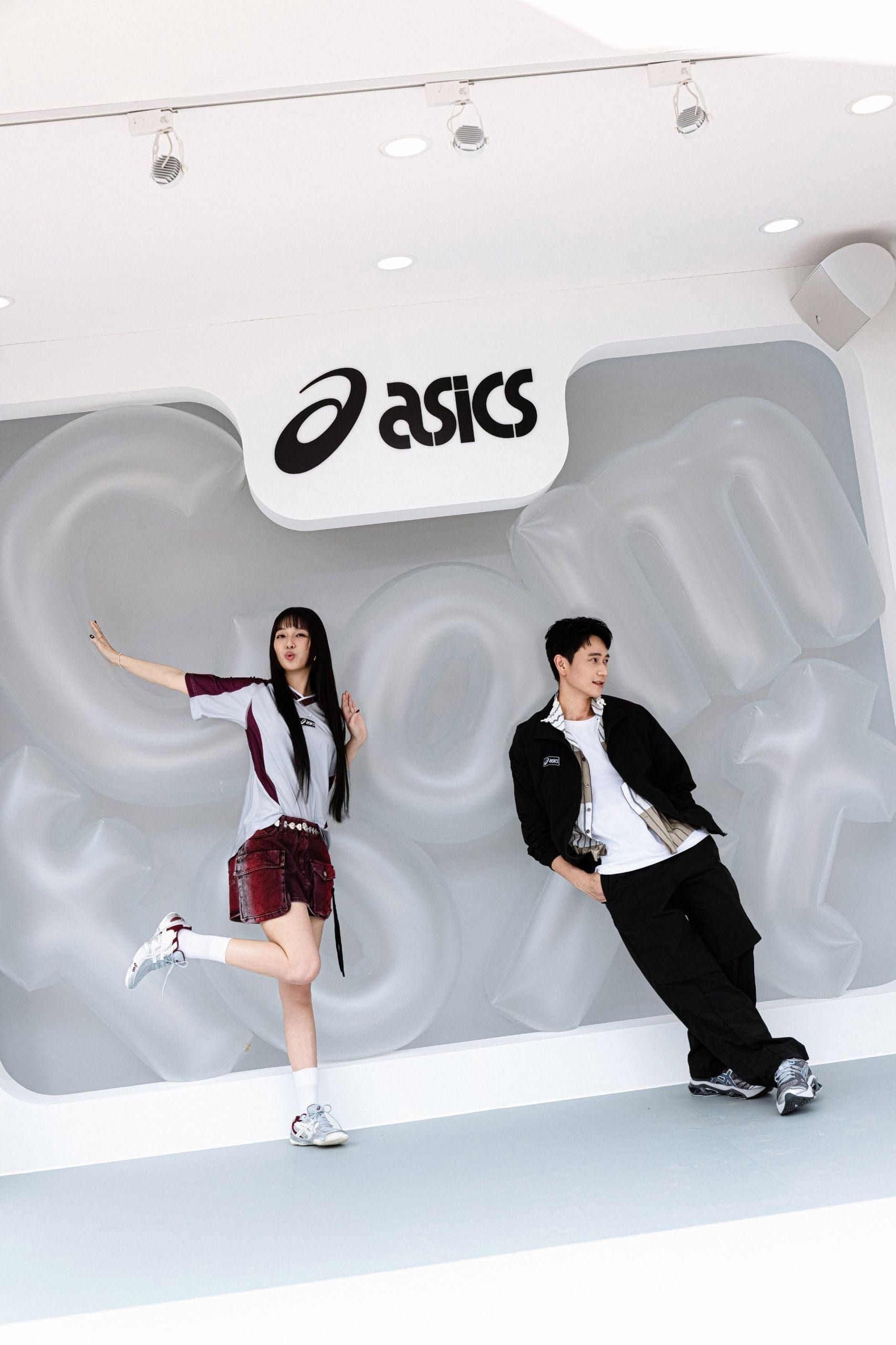 【編輯私推】狂吸各路潮人朝聖！盤點 ASICS 春夏 3 大「穿過就回不去」的寶藏鞋款，今年鞋櫃請直接騰出空位！