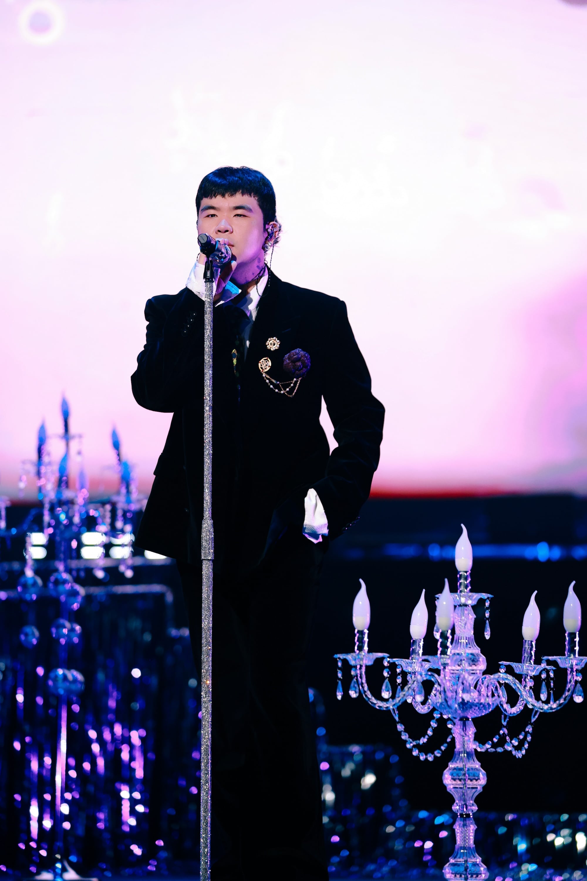 「唱情歌的 Rapstar」KnowKnow 台北演唱會來了！邀熱狗 MC HotDog 當嘉賓、首度樂團編制⋯不能錯過！