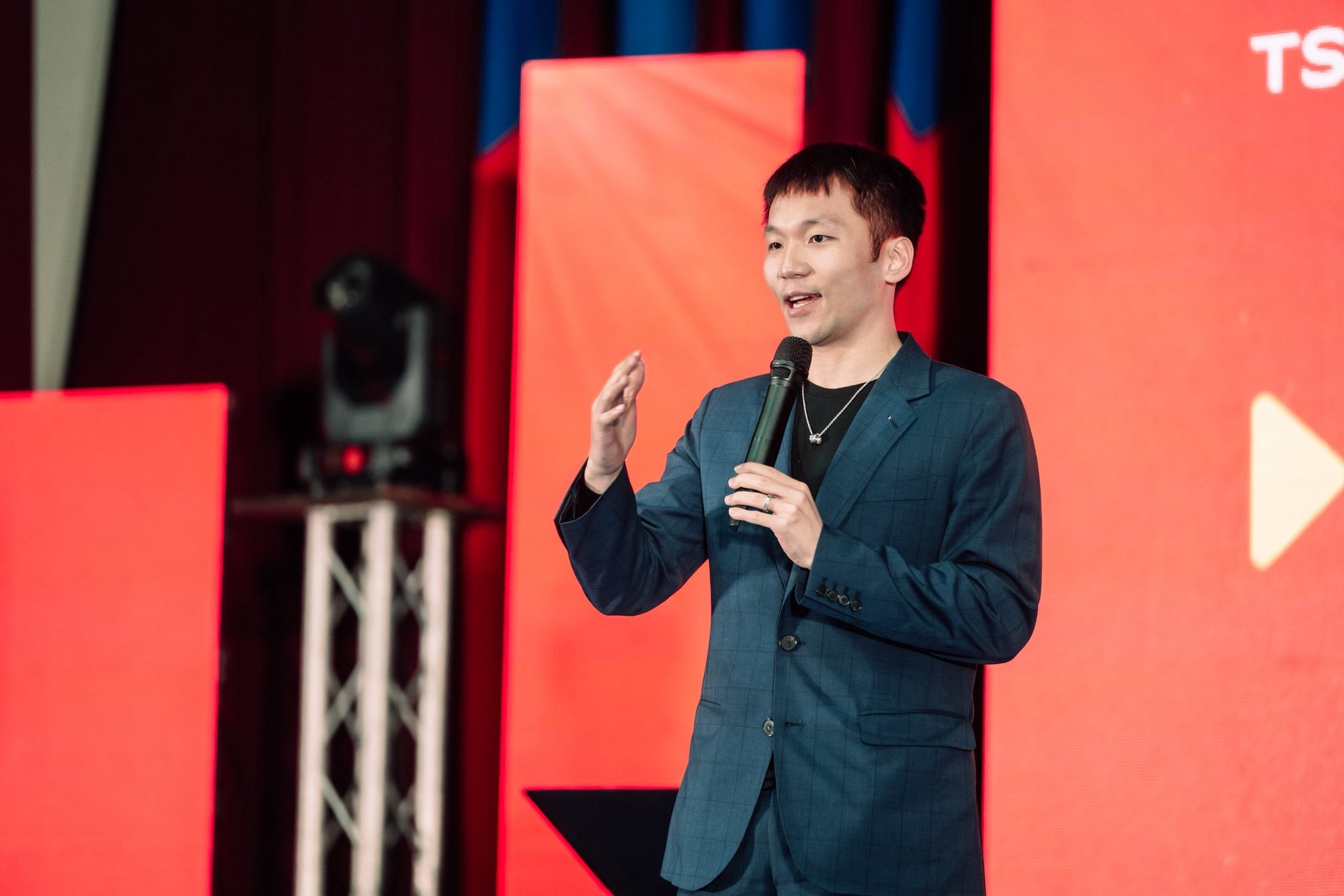 李洋最新財產申報曝光!捐 1000 萬竟是存款 3 成、另背負 3600 萬房貸!