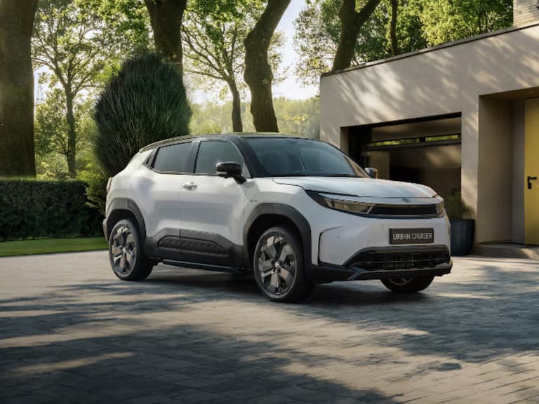 Toyota Urban Cruiser 英國版純電小休旅曝光!豐田 X 鈴木聯手打造「鯊魚臉」設計大讚!