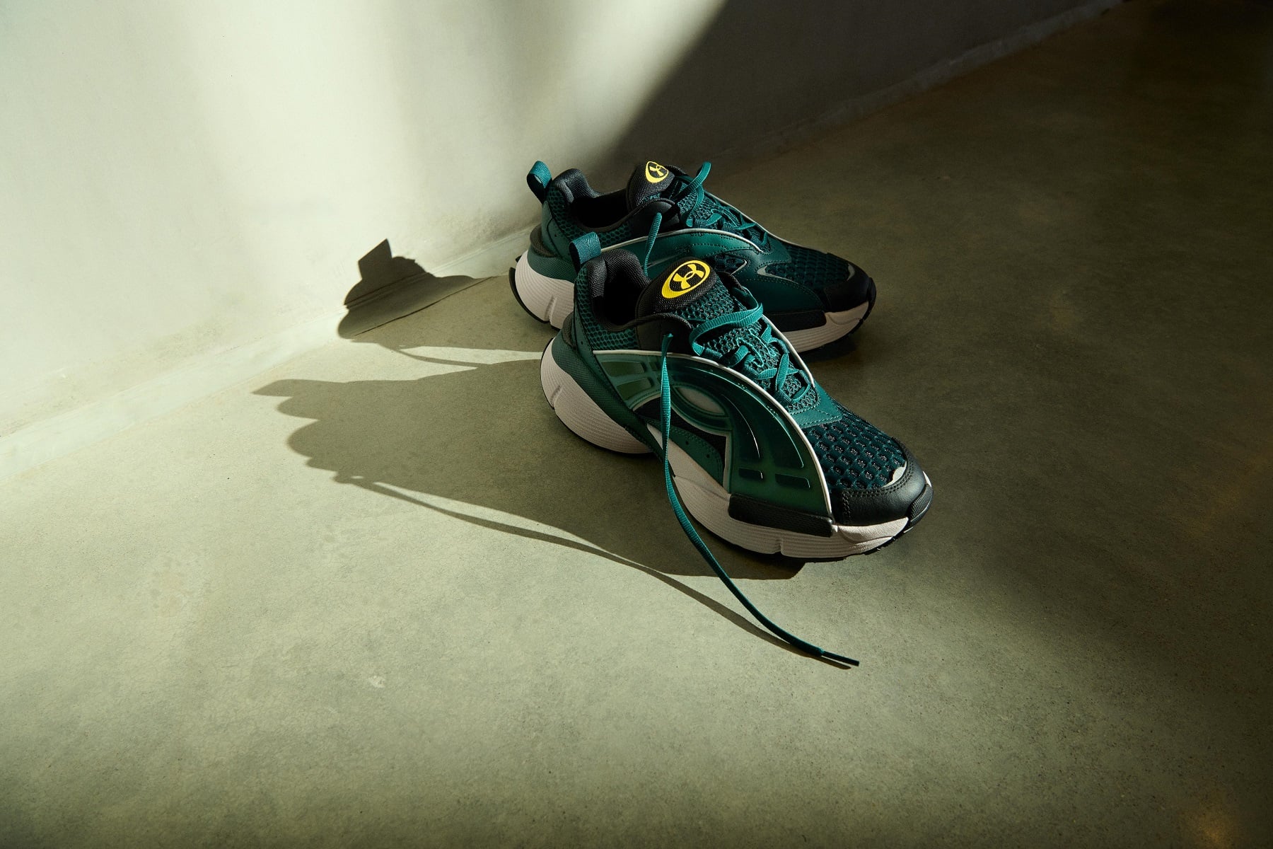 UA Arc 96 復古厚底鞋強勢登場！汲取 90 年代精髓加以重塑、搭載 UA HOVR™ 緩震科技！