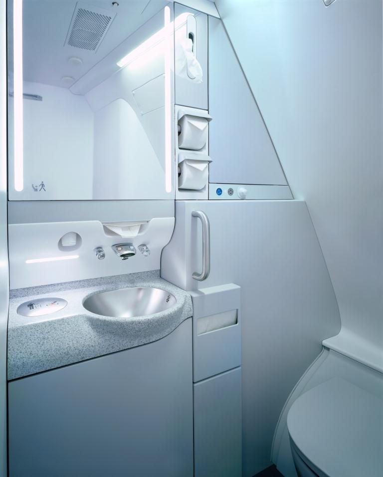 飛機選位技巧大公開！專家曝光「這座位」細菌超多要避免！