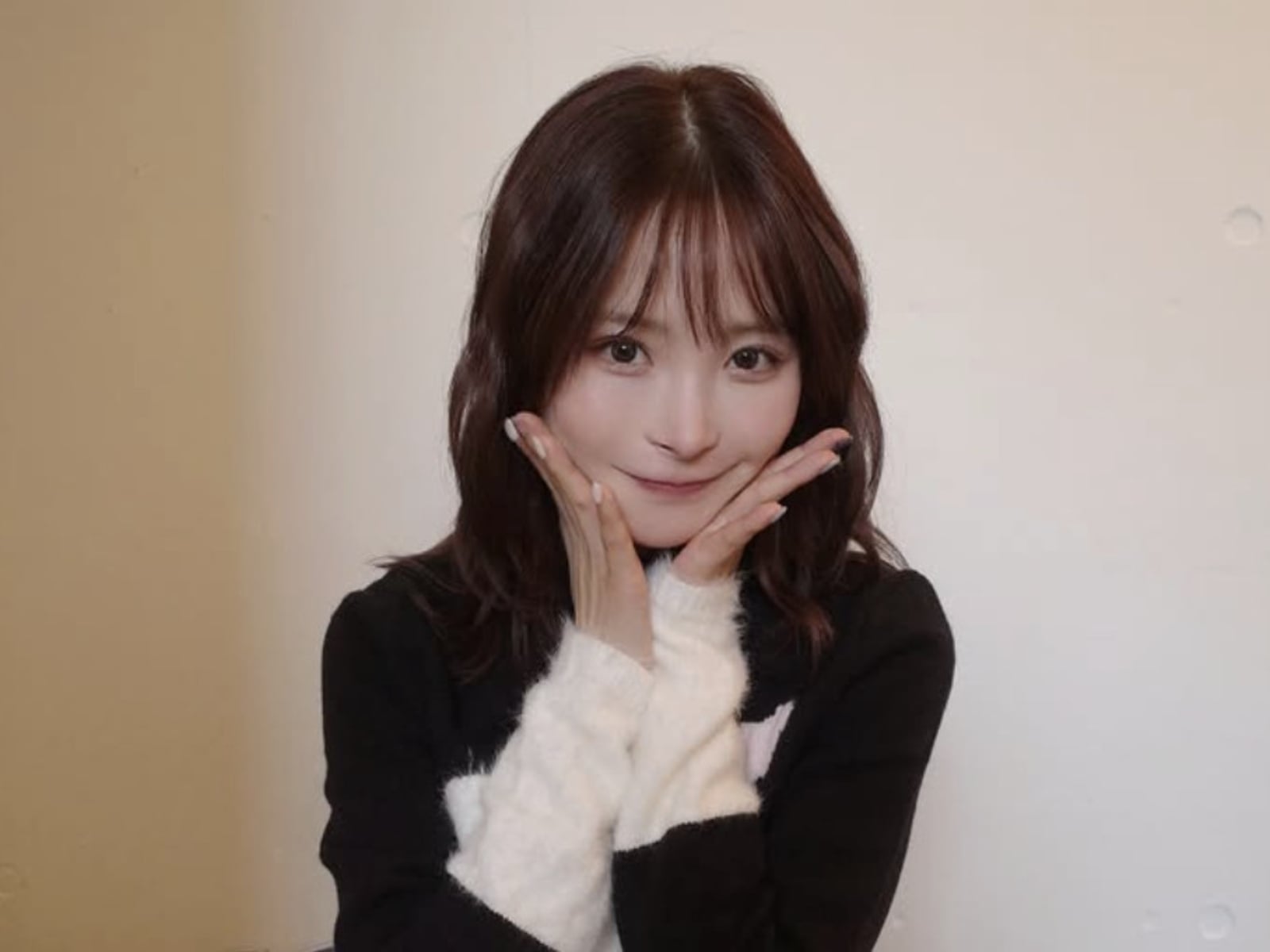 桃乃木香奈無預警現身新莊球場！雨中觀戰仍成全場焦點，本人驚呼：「大家認識我？」