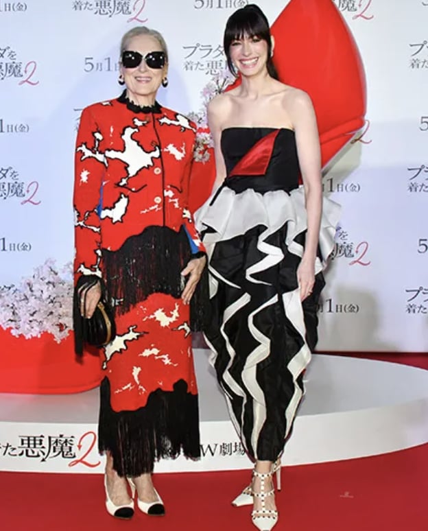 《穿著Prada的惡魔2》世界宣傳巡迴!安海瑟薇 Anne Hathaway 造型全曝光,梅莉史翠普穿 Prada 現身首爾!