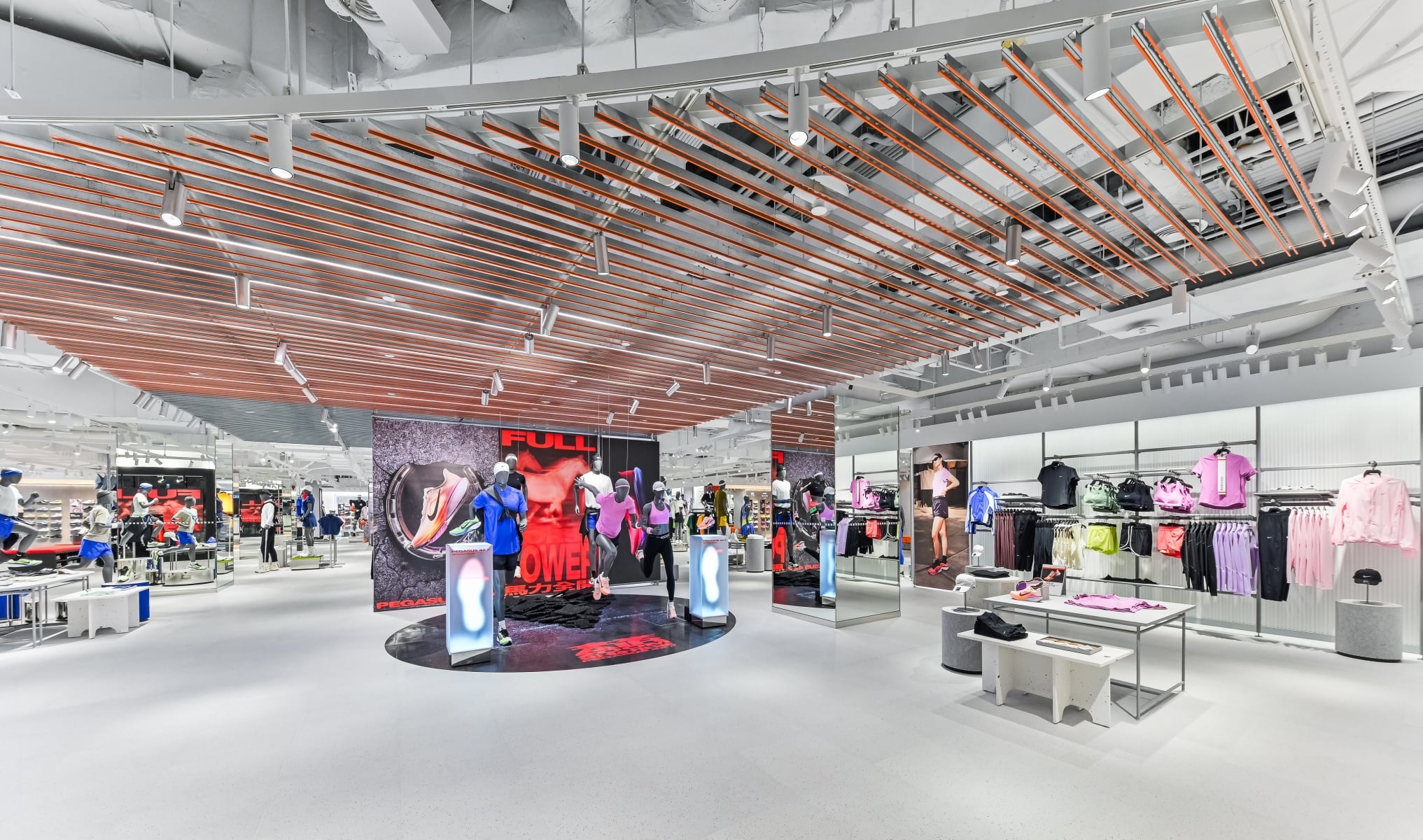 Nike 臺北品牌體驗店台北101「三大展區亮點」一次看！許光漢同款、Kobe、ACG 全系列都有！