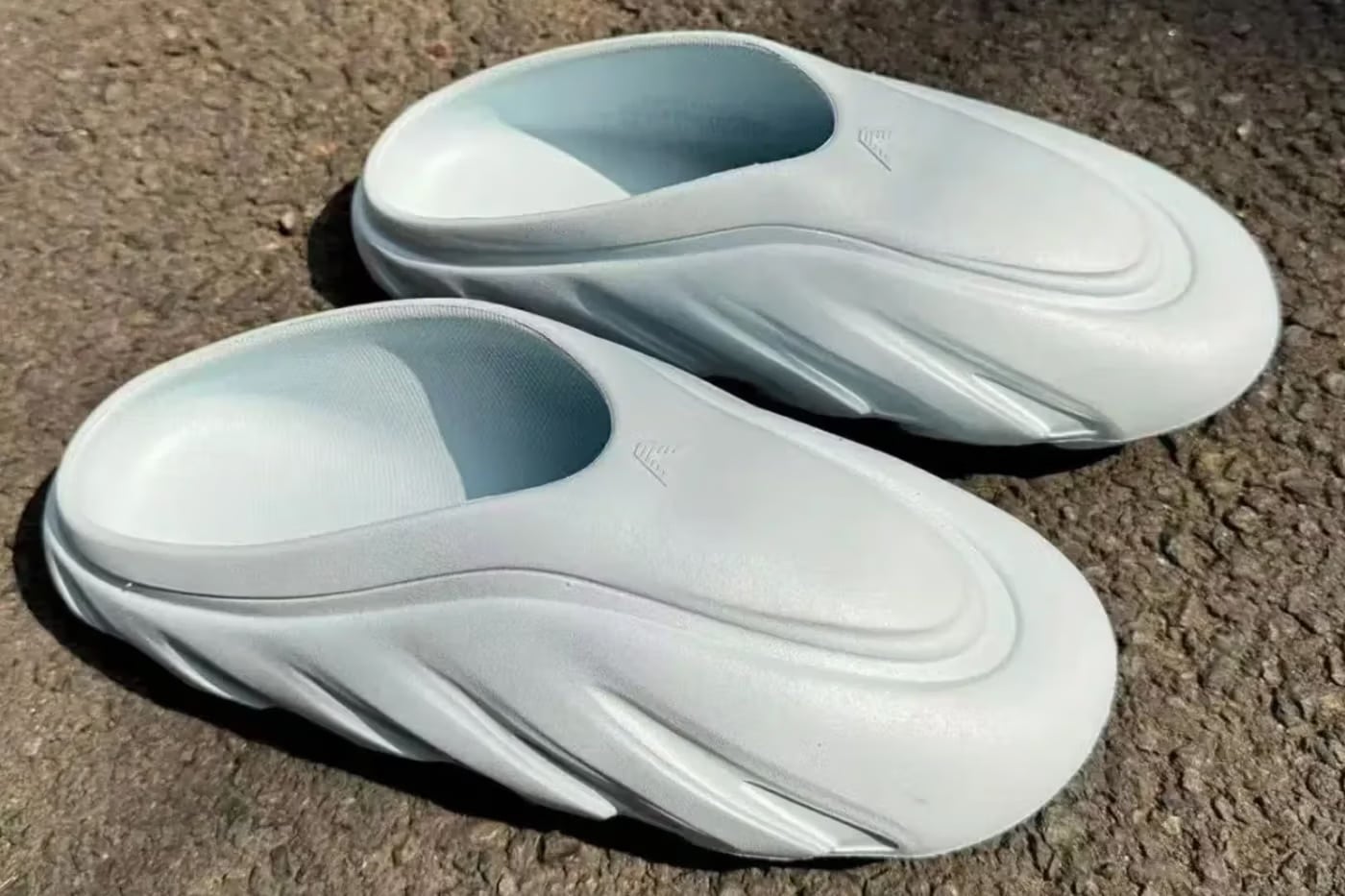 Anthony Edwards 簽名拖鞋 adidas AE 3 Mule 搶先曝光！前衛外型預約下一款爆款神拖？