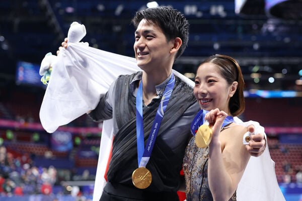 日本奧運金牌「璃來龍」花滑組合震撼宣布退役！感性告別賽場「我們沒有任何遺憾！」
