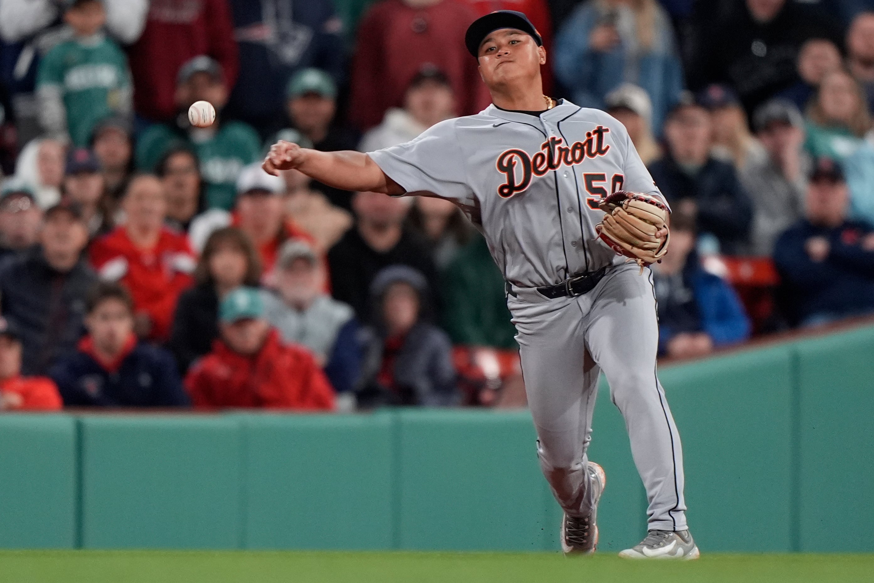 MLB／李灝宇大聯盟初登場「防守美技」登官網！台灣史上第 19 人寫歷史新頁！