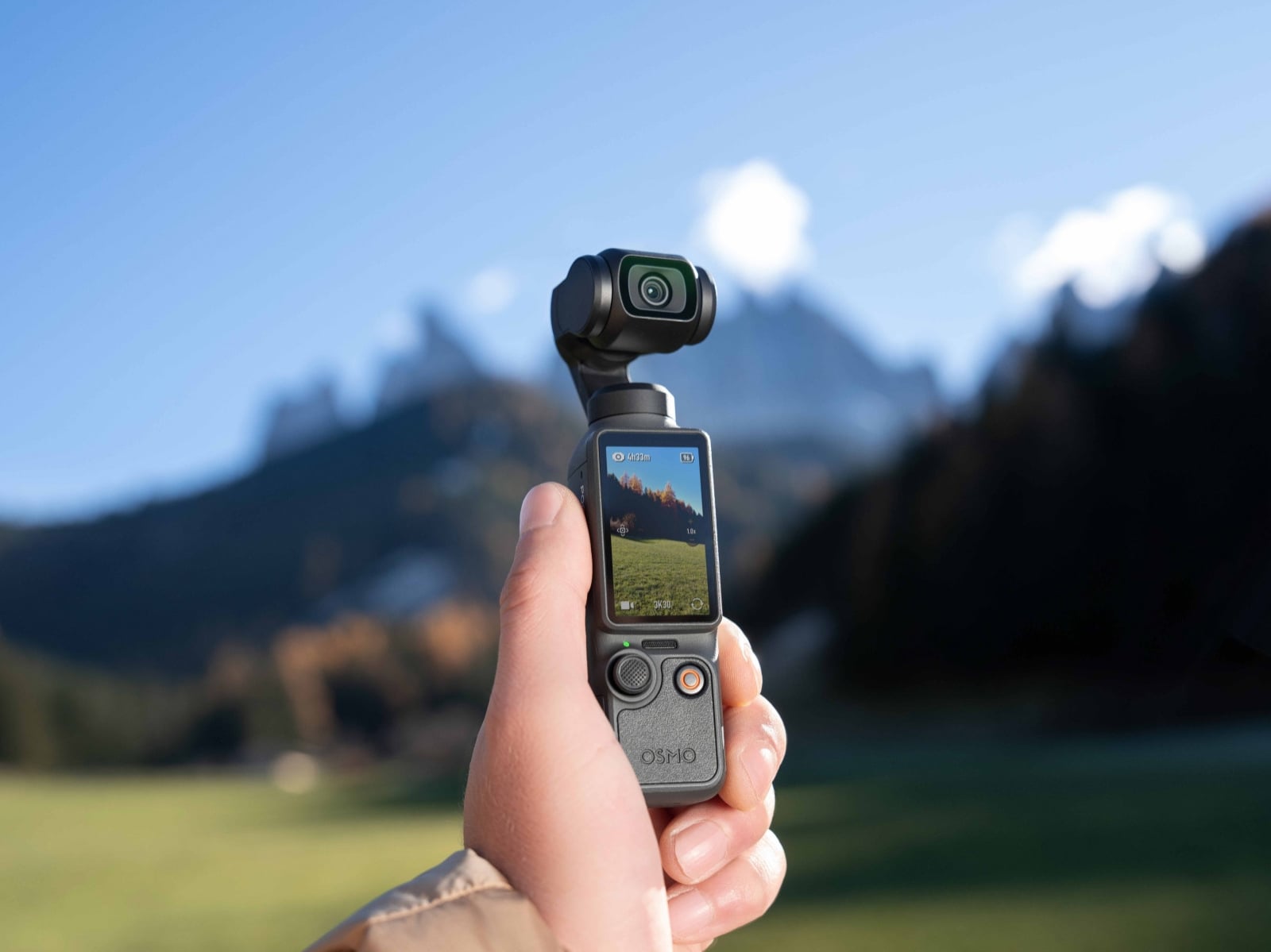 DJI 口袋神機 Osmo Pocket 4 登台！規格直逼專業微單，7-11 也能摸到真機試玩！