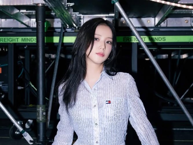 BLACKPINK Jisoo 捲哥哥爭議！昔日談家人看法直言：「人生自己看著辦！」