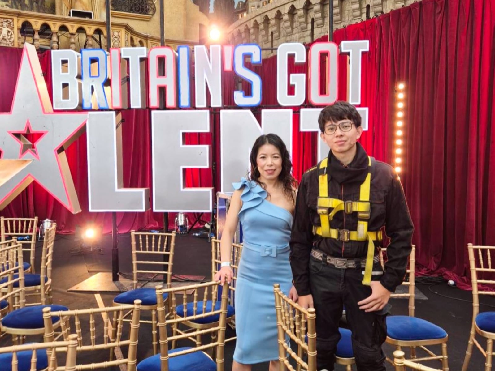 水管阿民登《英國達人秀》藍白拖＋鹽水蜂炮炸翻全場！險遭評審淘汰靠觀眾逆轉晉級！