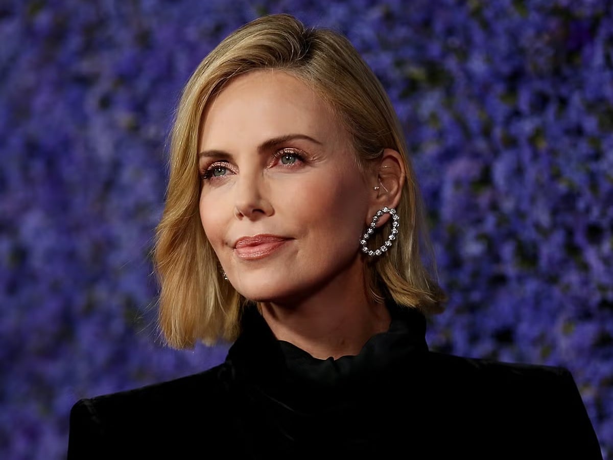 莎莉賽隆 Charlize Theron 怒批「甜茶」提摩西夏勒梅失言！嗆聲：「AI 都能取代你！」