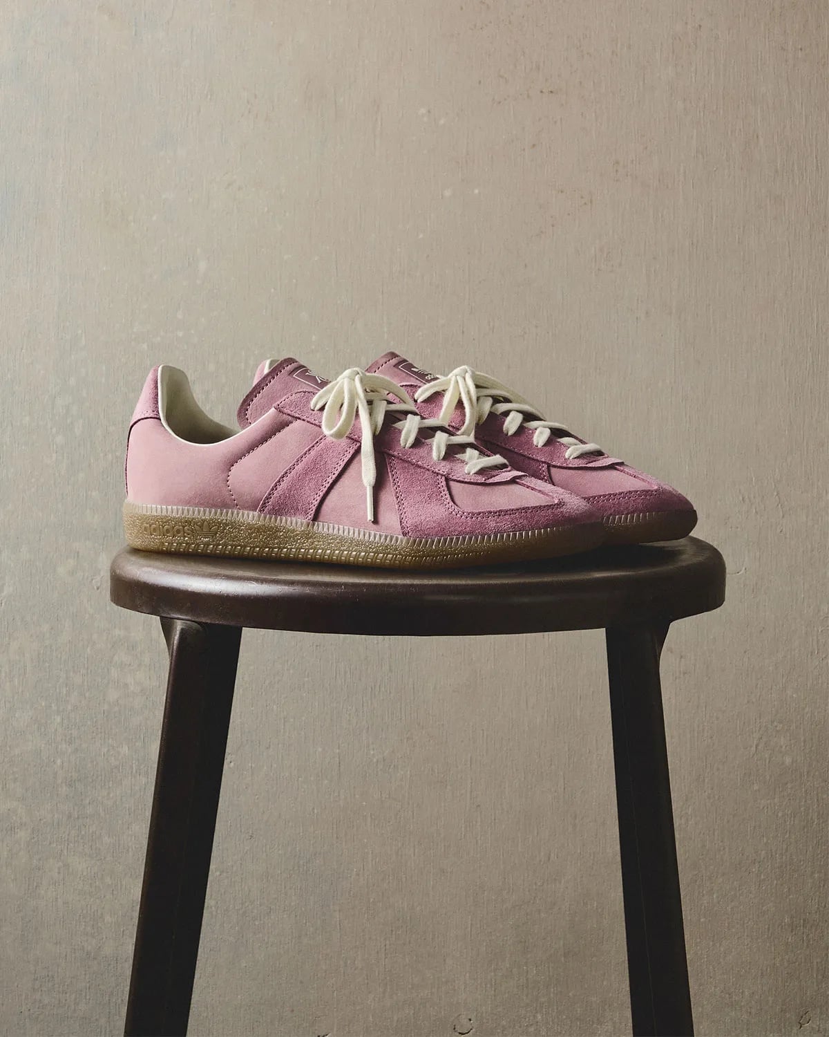 Kith × adidas 2026 春季聯名發售公開！BW Army、Samba 多款鞋型注入繽紛色彩！