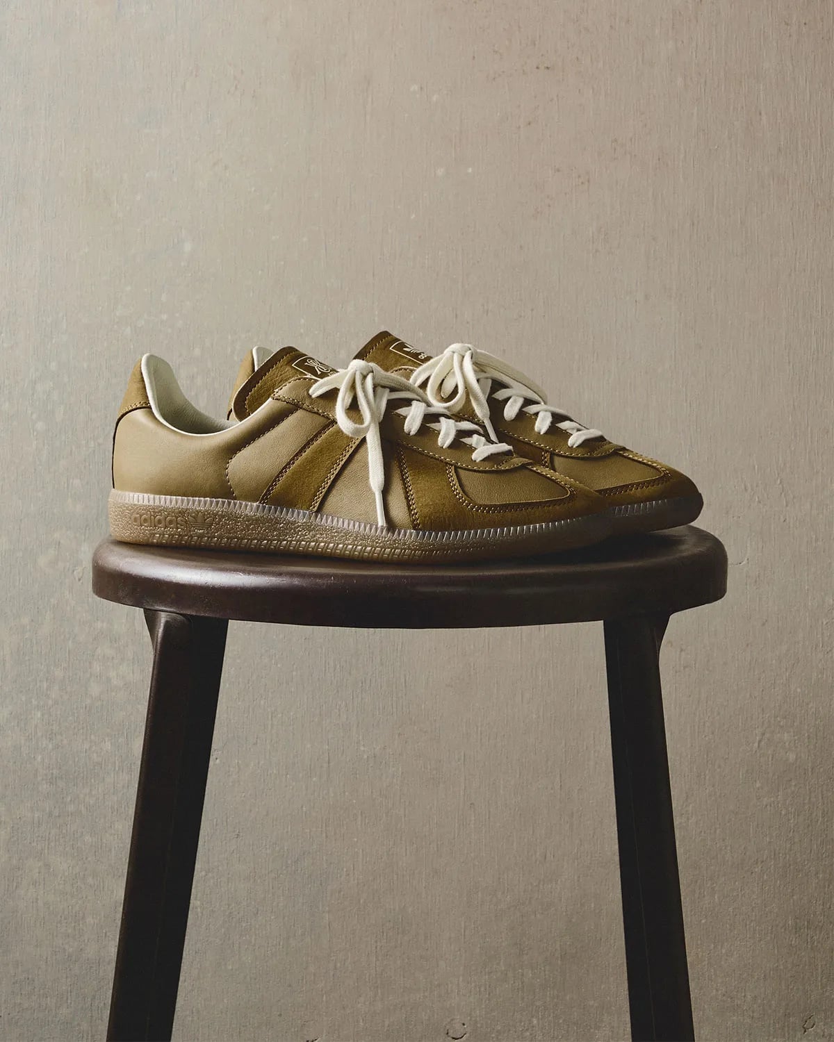 Kith × adidas 2026 春季聯名發售公開！BW Army、Samba 多款鞋型注入繽紛色彩！