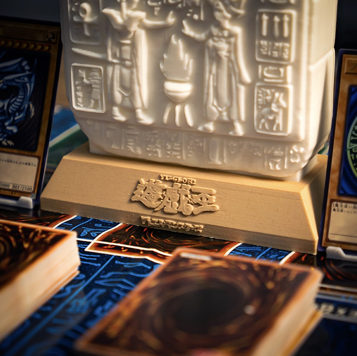 《遊戲王》法老王記憶石板夜燈限量登場！還原經典場景，決鬥者必收！