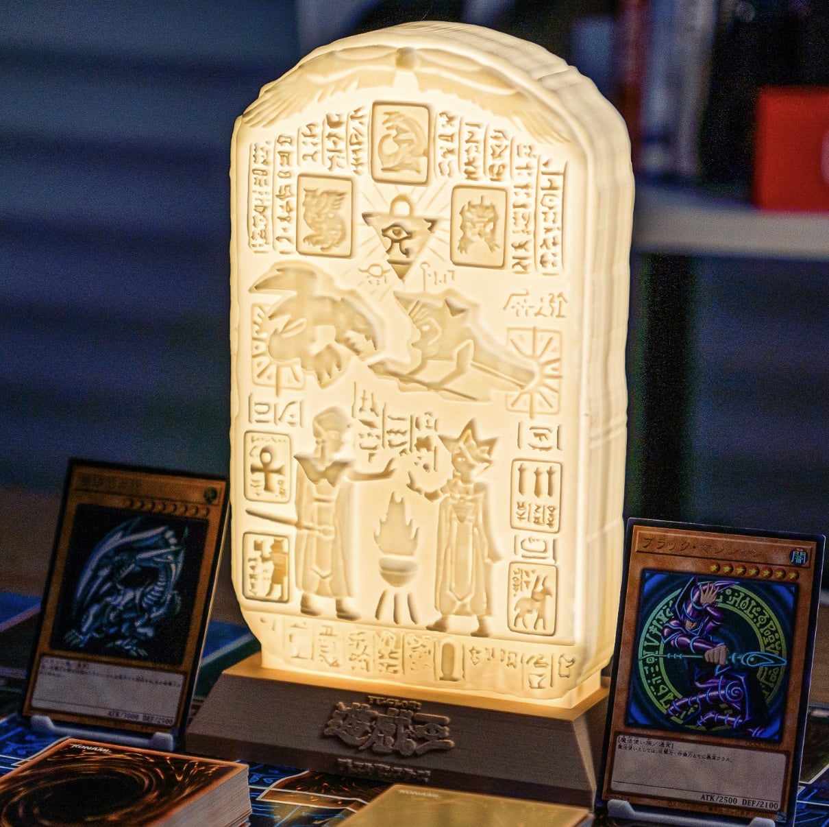 《遊戲王》法老王記憶石板夜燈限量登場！還原經典場景，決鬥者必收！