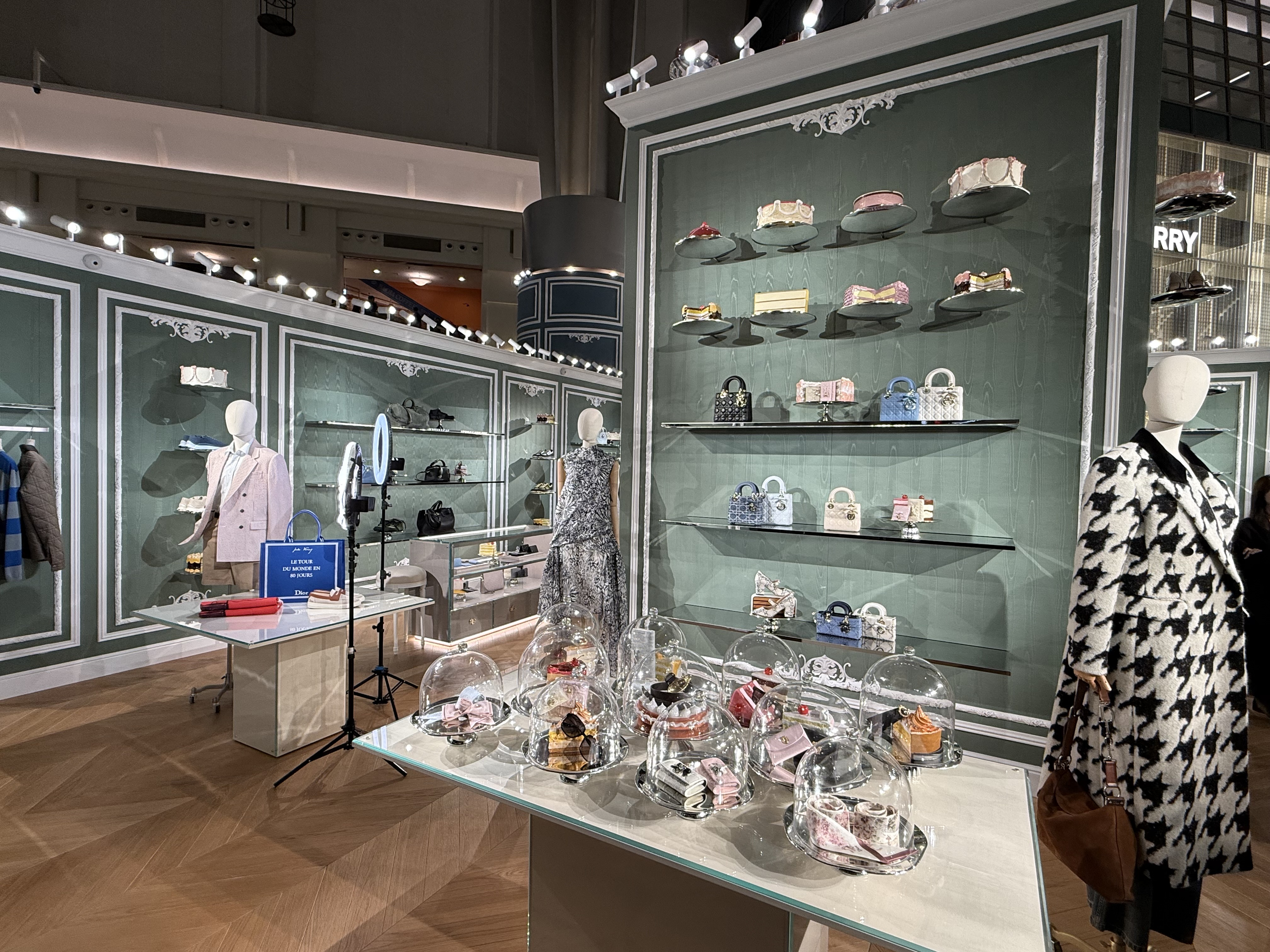 山下智久來台!深V西裝現身 Dior 限定店,更透露要開唱會好消息!