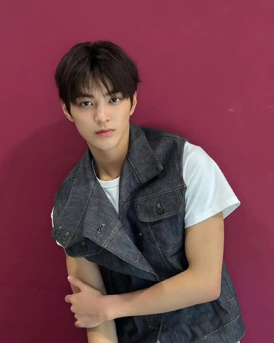 2026 圓臉男生髮型推薦：7 款臉型顯瘦髮型，頭大也能瞬間修飾！