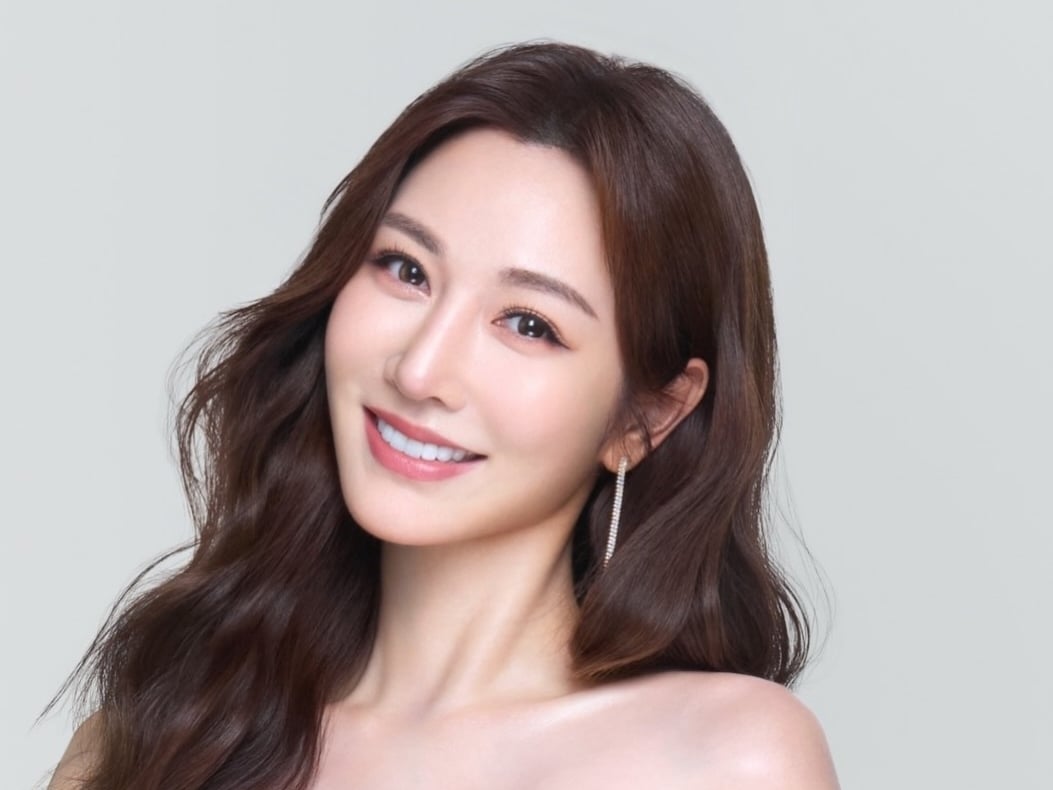 曾莞婷大甲媽祖扛神轎被認出！本人幽默回：「我當人形立牌很久了！」