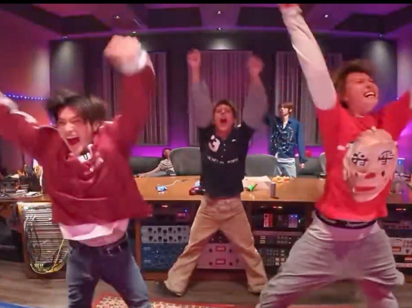 CORTIS 新歌〈REDRED〉舞蹈變瘦身操？粉絲直呼：「光看就體力透支！」