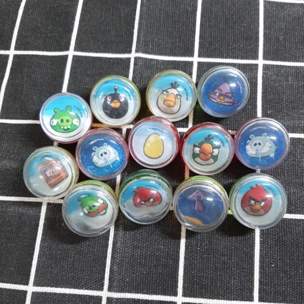 超商集點商品懷舊歷史 15 樣回顧：Hello Kitty 別針、哆啦 A 夢風扇筆⋯都是童年回憶！