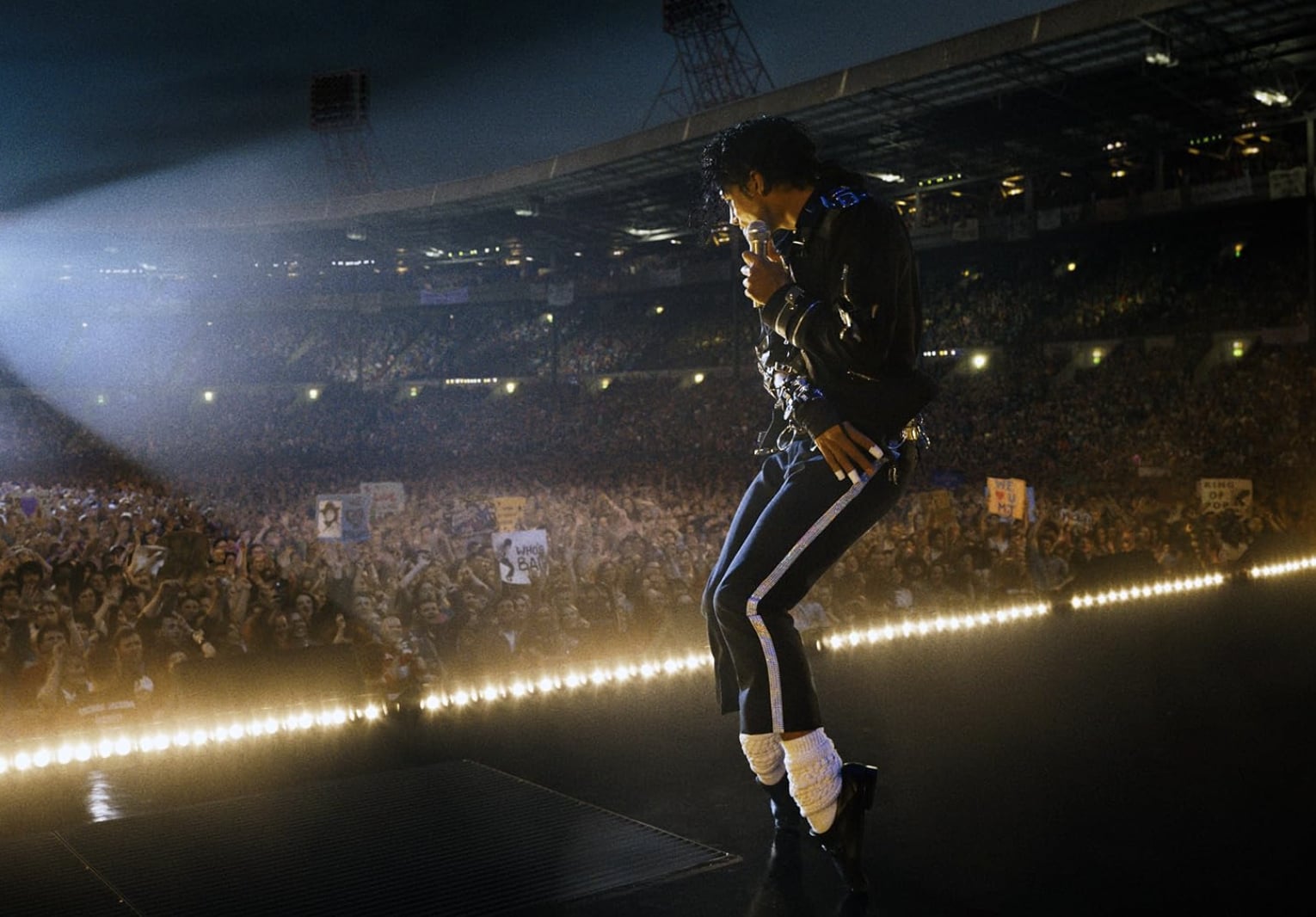 《麥可傑克森》爛番茄僅 33% 仍賣爆！全球首週票房上看 1.5 億美元，姪子神還原驚艷全場！