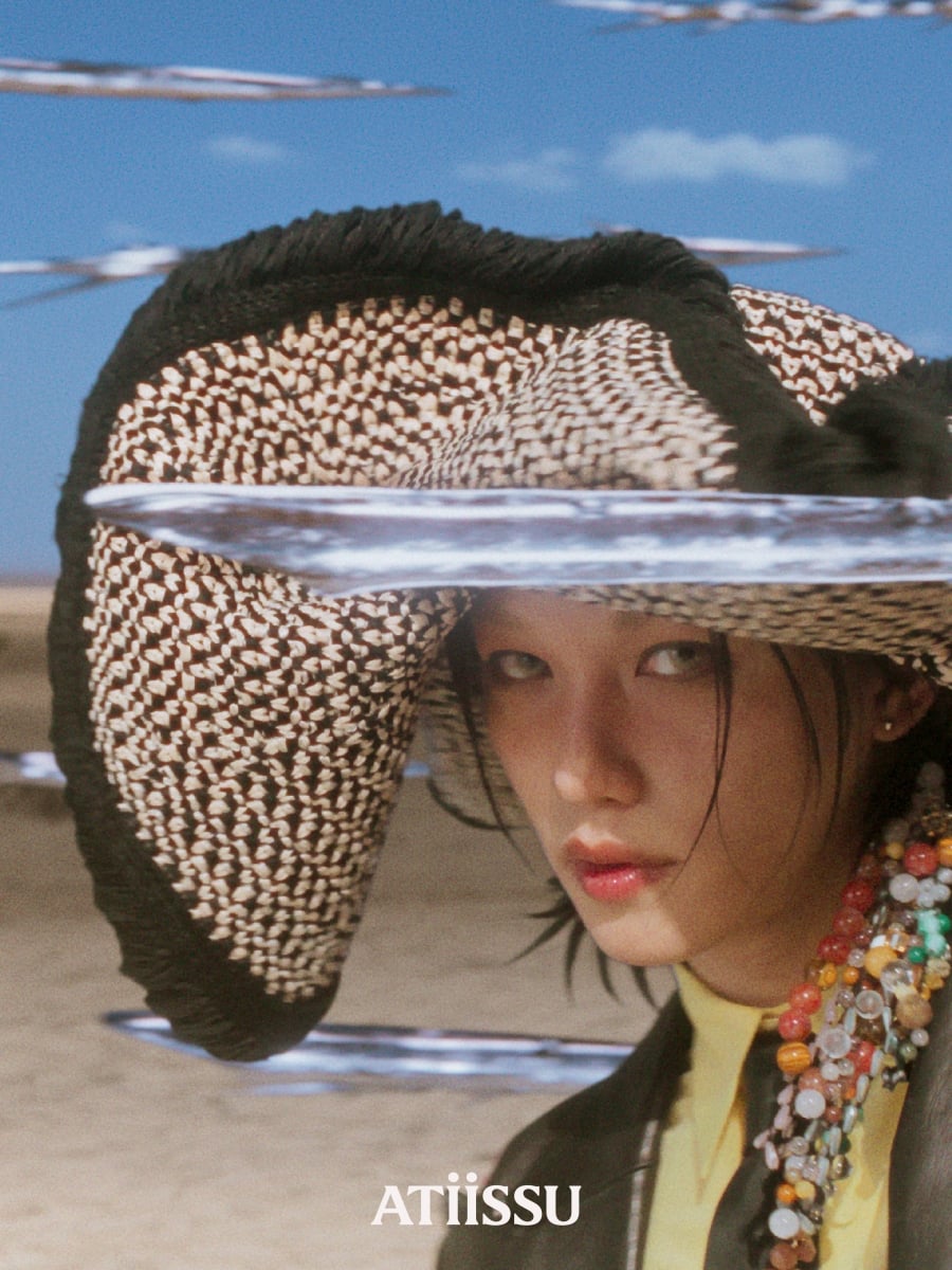 Stray Kids Felix × ATiiSSU 沙漠牛仔系列震撼登場！皮革金屬帽飾、AI 互動快閃⋯4 月底開賣！