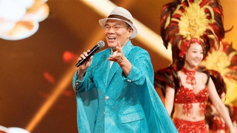 GD 權志龍演唱會造型與陳雷高度相似引熱議！網友：「連帽子都一樣！」