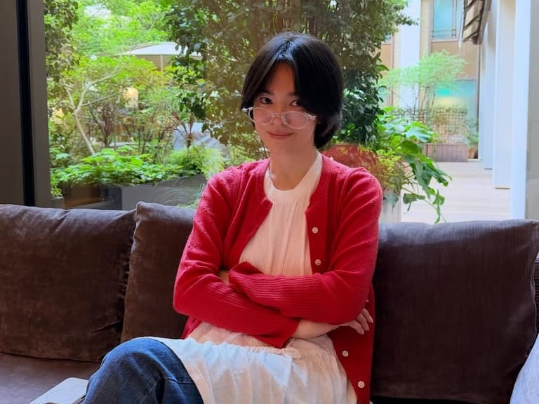 宋慧喬 IG 曝日常美照！短髮配眼鏡造型引網讚：「像剛下課女大生！」