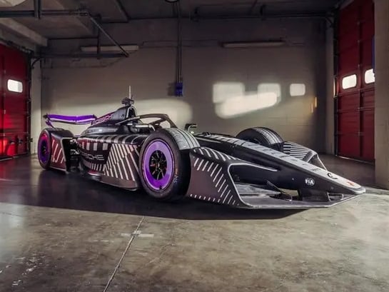 保時捷電動方程式賽車 Formula E 975 RSE 登場！1.8 秒加速就破百、年底投入賽場！