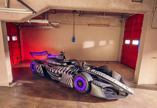 保時捷電動方程式賽車 Formula E 975 RSE 登場！1.8 秒加速就破百、年底投入賽場！