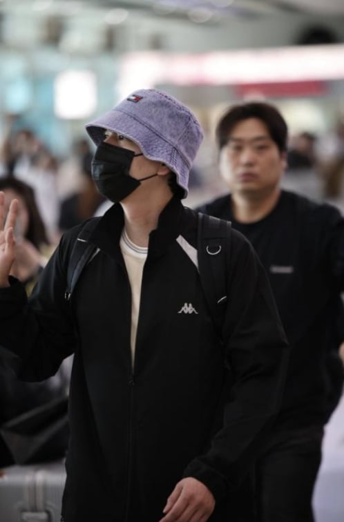 「低能量穿搭」正夯！圭賢、子瑜、Felix 機場私服大公開，教你 4 招人人能駕馭的鬆弛感穿法！