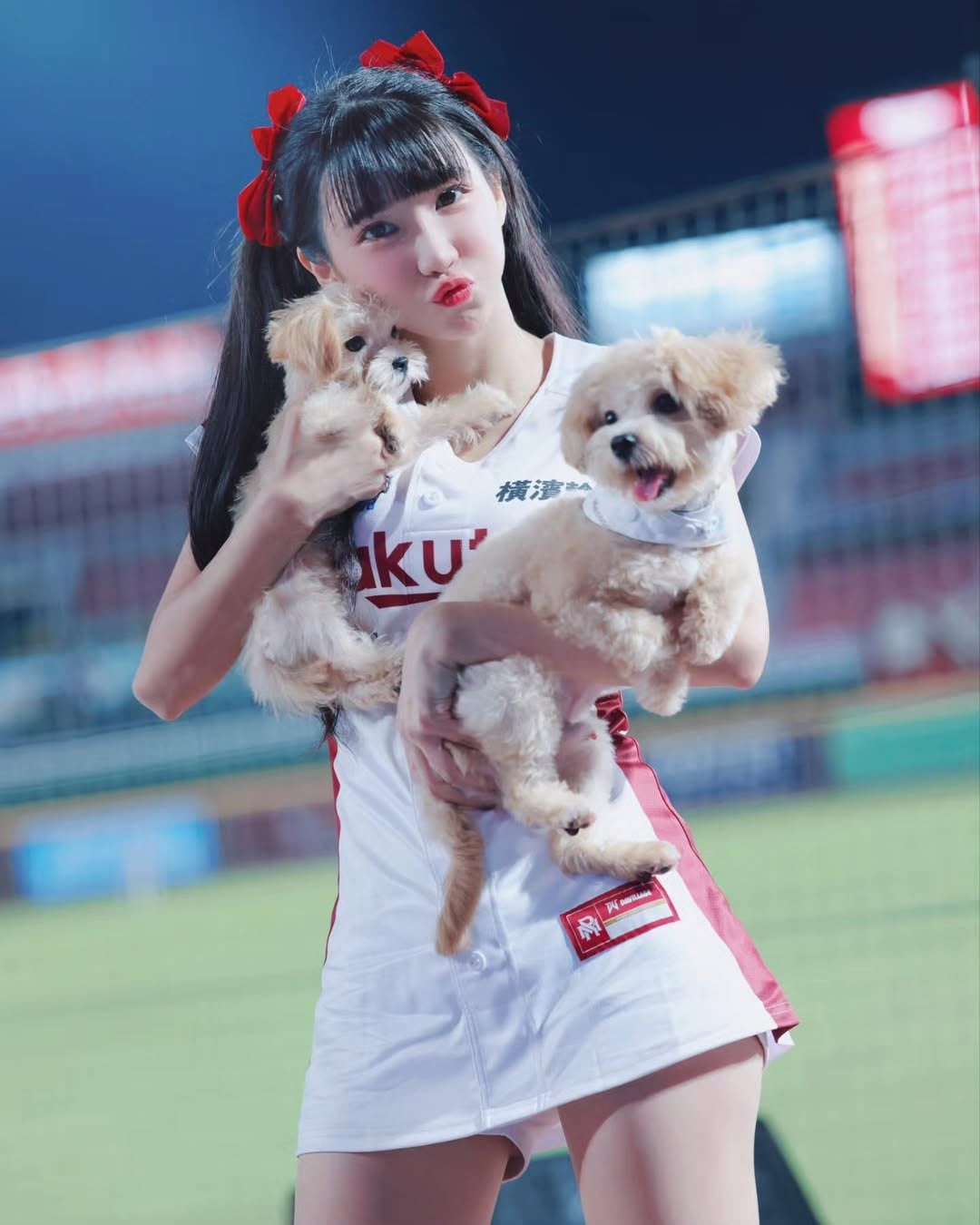 筠熹不爽遭酸年紀大跳啦啦隊！怒回：「再吵就放狗咬人！」