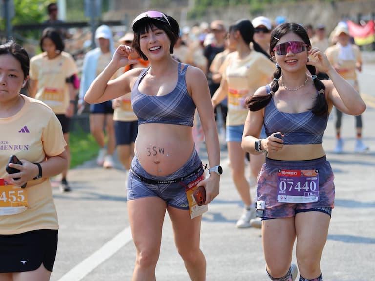 黃沐妍挺 36 週孕肚跑 5K 遭轟不顧胎兒！她 85 字嚴肅反擊「每個母親都愛自己的孩子！」