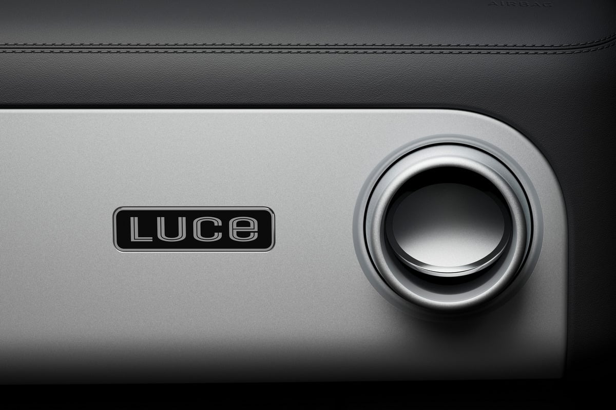 法拉利電動車 Luce 價格多少？台幣 2066 萬、986 匹馬力⋯規格細節一次看！