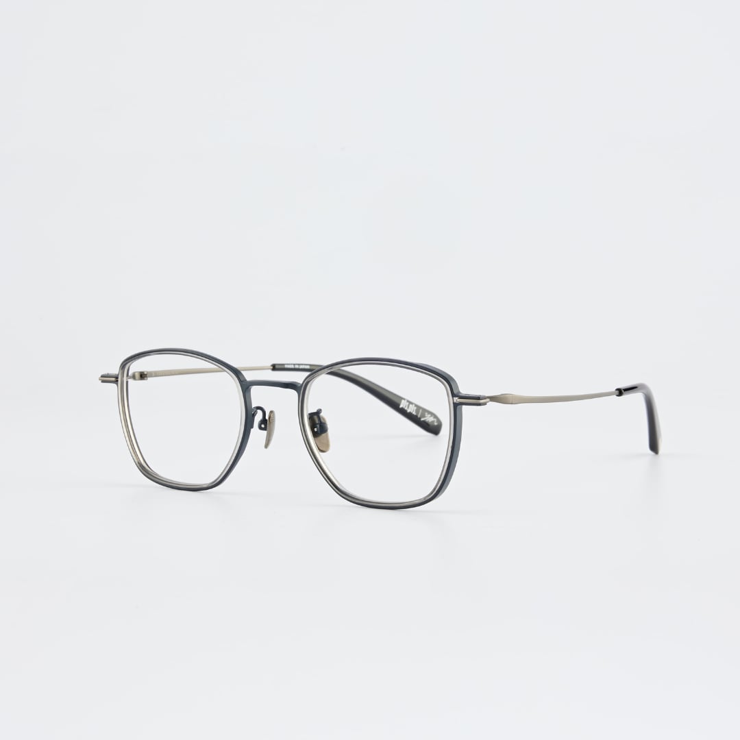 pls.pls. × 殷振豪聯名眼鏡登場！賽璐珞工藝藏隱形銅針細節，台式美學再進化