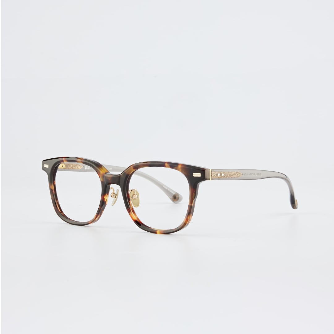 pls.pls. × 殷振豪聯名眼鏡登場！賽璐珞工藝藏隱形銅針細節，台式美學再進化