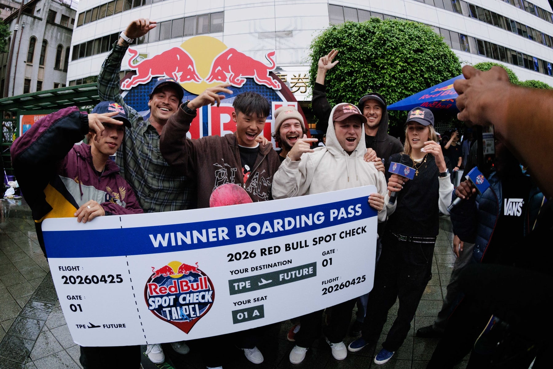 堀米雄斗領軍 8 位國際滑板大神炸街台北！Red Bull Spot Check 亞洲首站完整回顧！