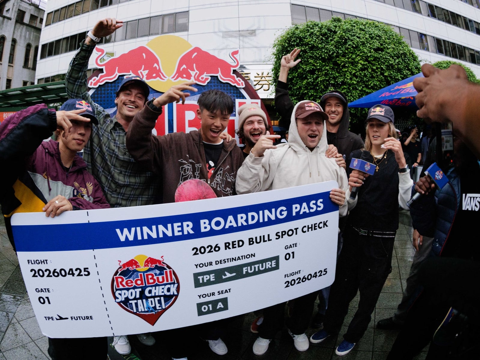 堀米雄斗領軍 8 位國際滑板大神炸街台北！Red Bull Spot Check 亞洲首站完整回顧！