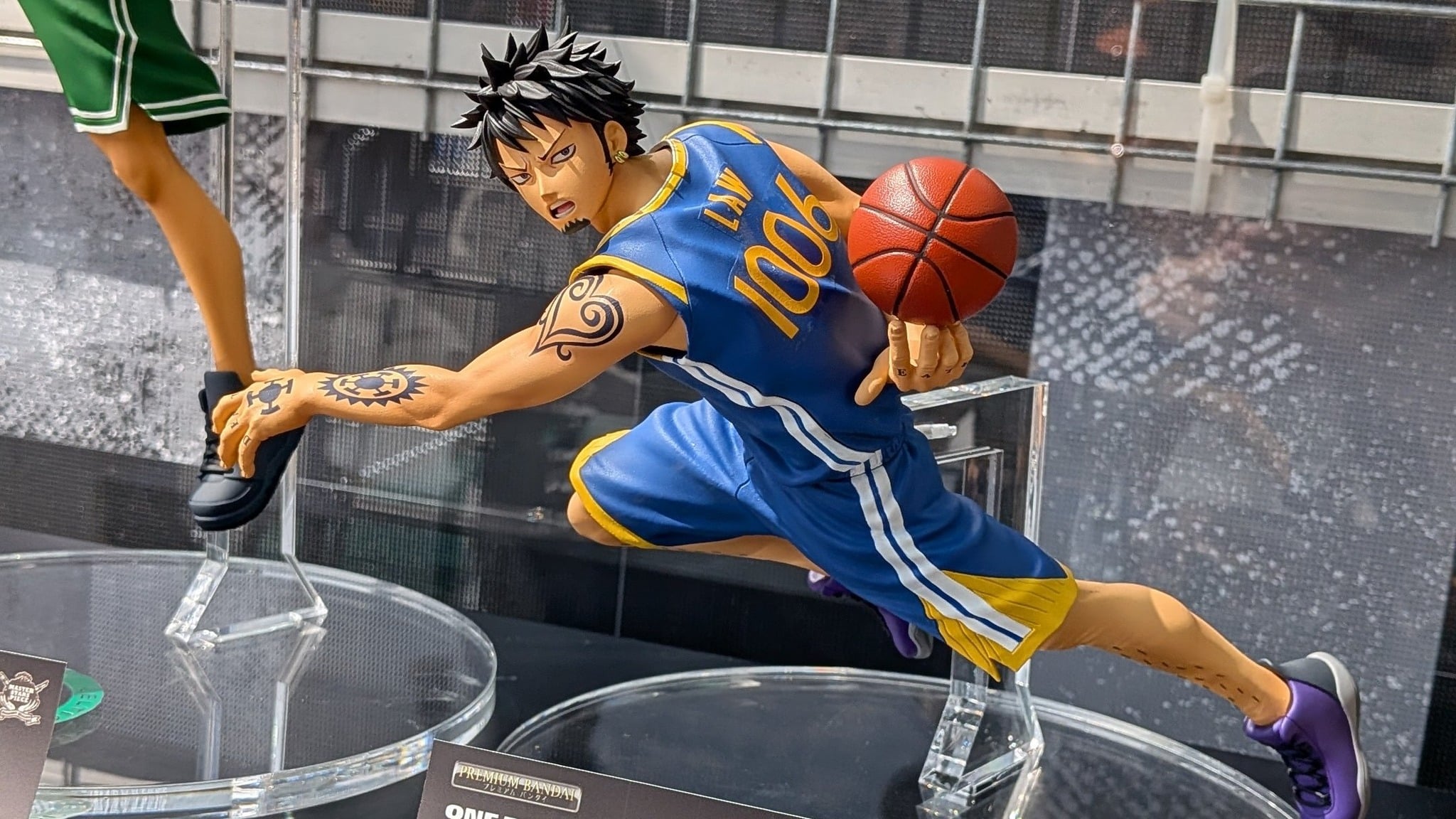 《航海王》× NBA 聯名模型太帥！魯夫 5 檔穿湖人球衣、索隆配賽爾提克⋯10 位角色球衣號碼藏生日彩蛋！