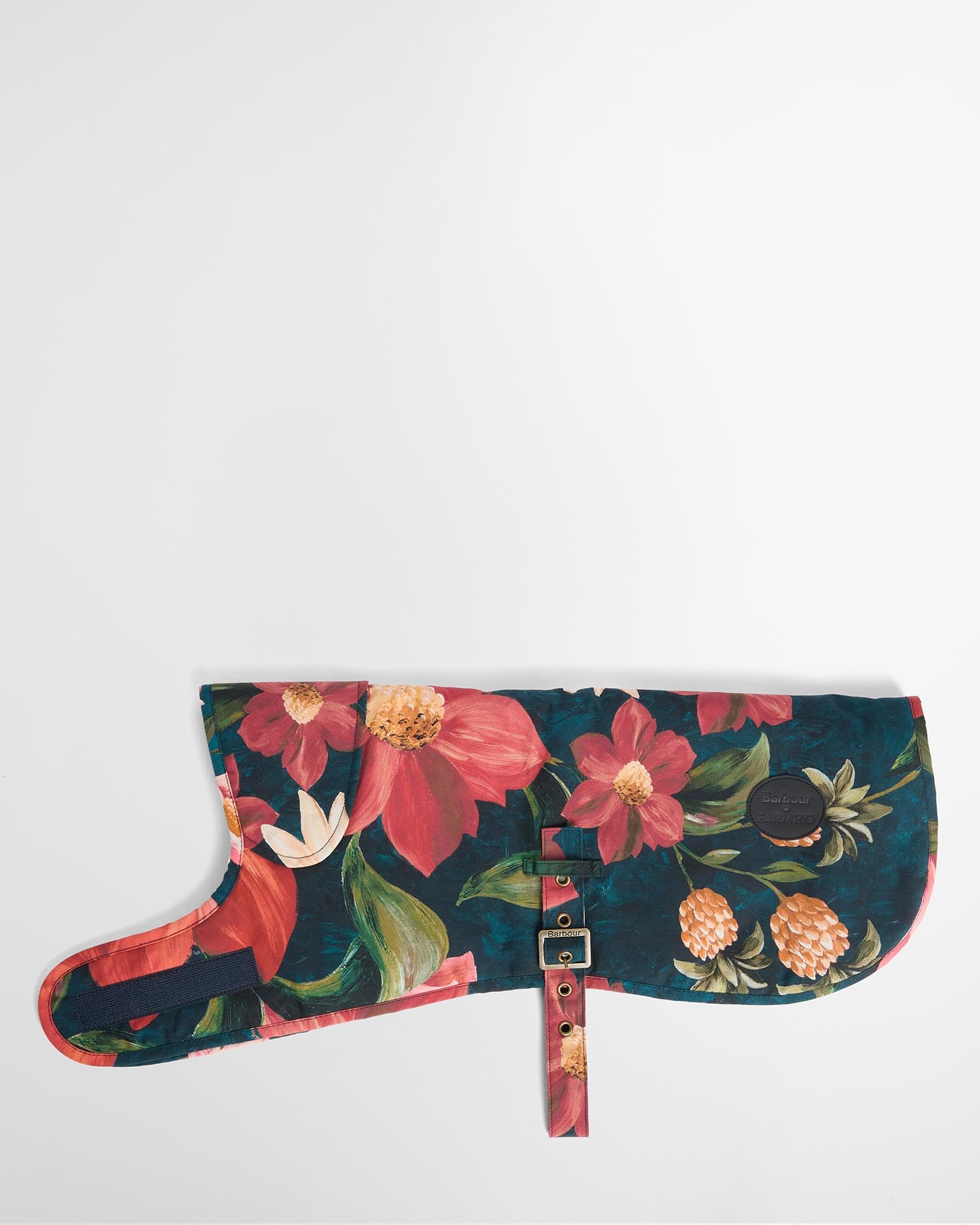 Barbour × FARM Rio 聯名回歸！英倫花卉 × 巴西熱帶風情碰撞，5 款必收單品售價曝光！