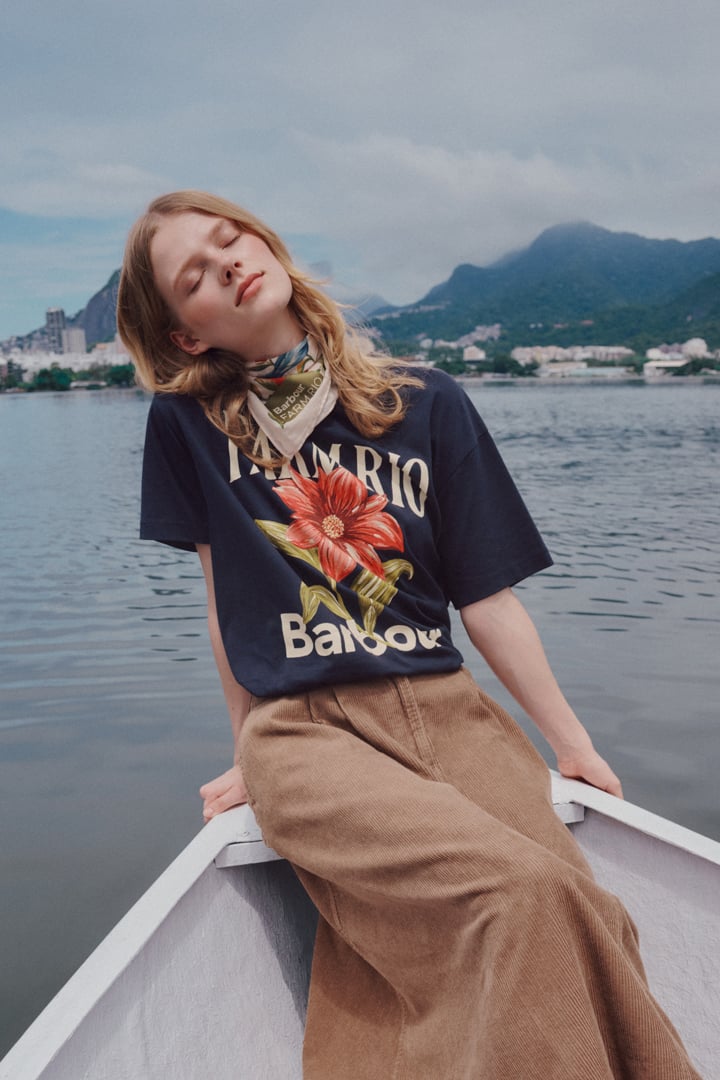 Barbour × FARM Rio 聯名回歸！英倫花卉 × 巴西熱帶風情碰撞，5 款必收單品售價曝光！