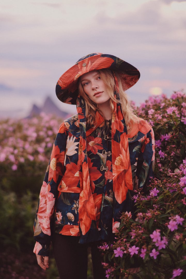 Barbour × FARM Rio 聯名回歸！英倫花卉 × 巴西熱帶風情碰撞，5 款必收單品售價曝光！