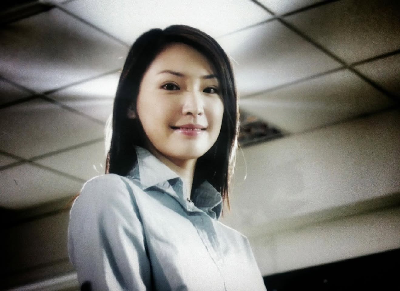 王俐人身高 163 三圍身材登 SWAG！網友搜 20 年前美照直言：「她以前尺度就很大！」