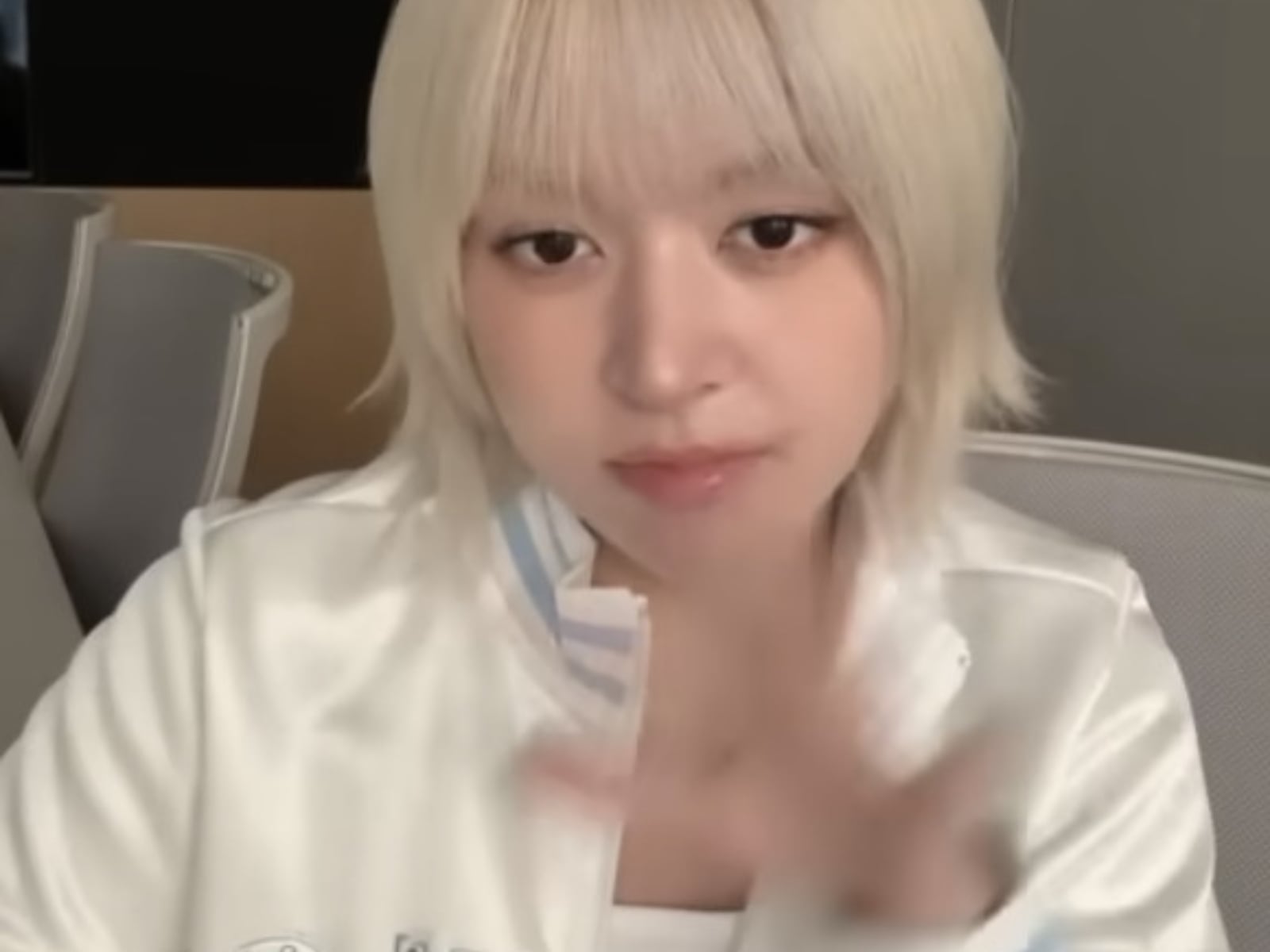 NMIXX Lily 直播嗆聲 K-POP 對嘴文化！直言：「演唱會聽不到真實聲音，跟在家聽音源有什麼差？」