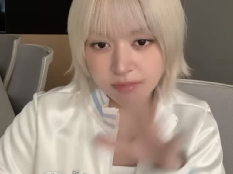 NMIXX Lily 直播嗆聲 K-POP 對嘴文化!直言:「演唱會聽不到真實聲音,跟在家聽音源有什麼差?」