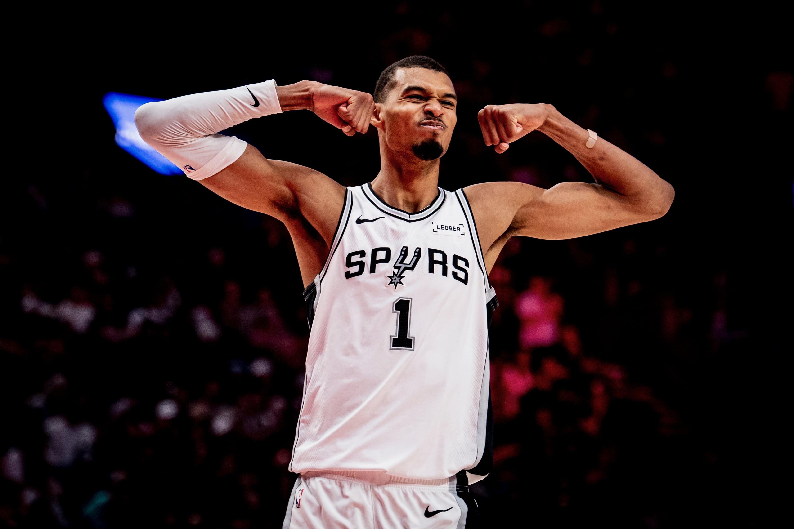 NBA／Wembanyama 追平歐尼爾神紀錄率馬刺聽牌！賽後批腦震盪協議「很令人失望！」