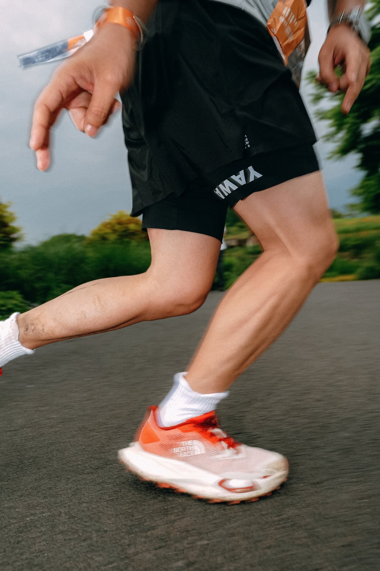 The North Face VECTIV™系列抓地越野跑鞋強勢亮相，征服長距離越野，世界越跑越大！